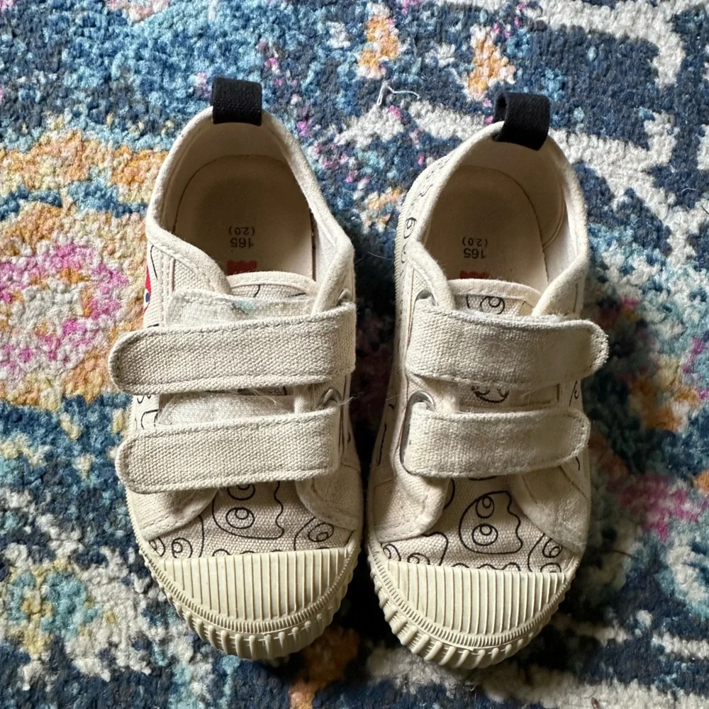 Kids canvas PAC Man Ghost Velcro sneakers size 10 - Picture 4 of 11